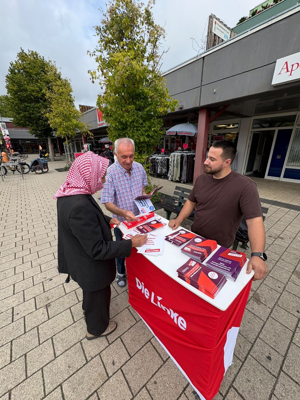 Infostand.jpg